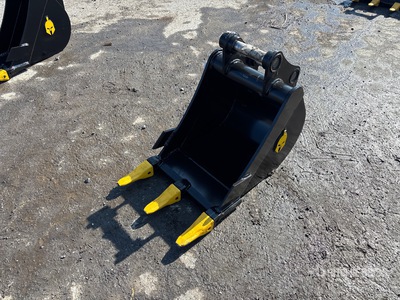 2025 Dynamic 18 in Q/C Digging Excavator Bucket (Unused)