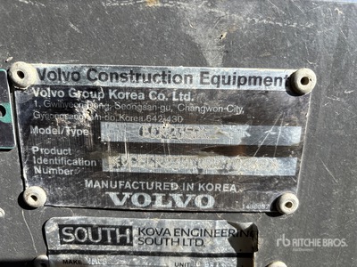 2014 Volvo ECR235DL Tracked Excavator