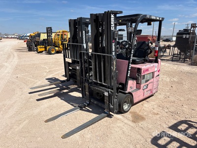 2015 Clark TMX25 4500 lb Montacargas Eléctrico
