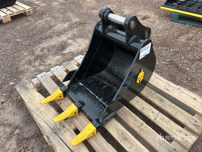Trojan 35CL 18 in Q/C Digging Excavator Bucket - Fits Cat 303/303.5/304, Case, New Holland, Kobelco SK35, Deere/Hitachi 35D/G (Unused)