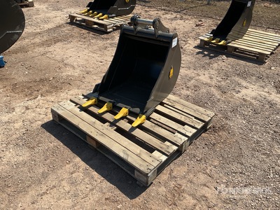 Trojan 50CL 24 in Q/C Digging Excavator Bucket - Fits Cat 305/305.5, Komatsu PC45/50/55, Hyundai R55, Hitachi/Deere 50D/G, Case, New Holland, Kobelco SK50, Bobcat E50/341/337 (Unused)