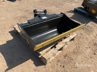 Trojan 50CL 42 in Q/C Hydraulic Tilting Excavator Bucket - Fits Cat 305/305.5, Komatsu PC45/50/55, Hyundai R55, Hitachi/Deere 50D/G, Case, New Holland, Kobelco SK50, Bobcat E50/341/337 (Unused)