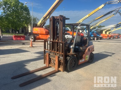 2018 Toyota 8FD35U 7000 lb Pneumatic Tire Forklift