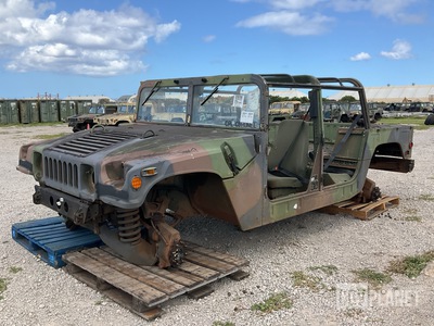 2007 AM General M1097R1 HMMWV 4 Door w/Truck Body