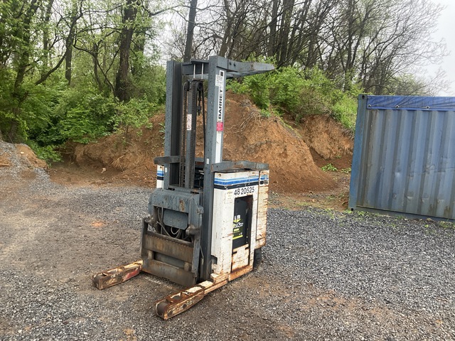 Barrett RRT134 Electric Forklift