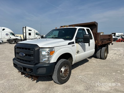 2015 Ford F-350 4x4 Extended Cab Dump Truck
