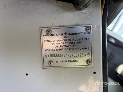 1993 Mack CS 300P Camion fourgon