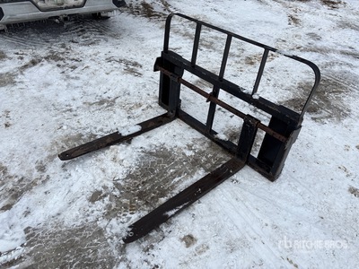 41 in Tractor Pallet Forks