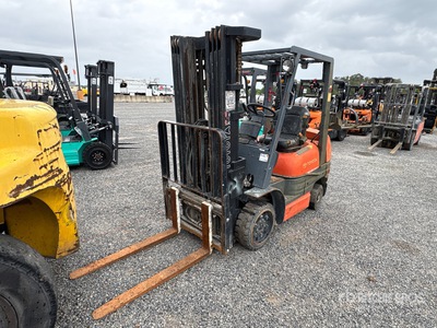 Toyota 42-6FGCU25 2600 lb Pneumatic Tire Forklift