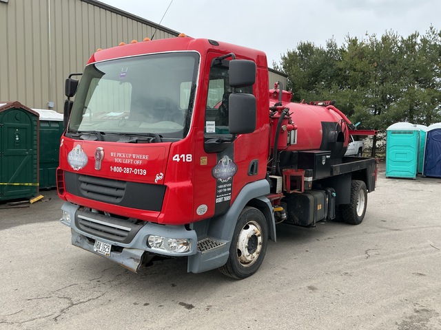 2013 Kenworth K270 4x2 Vacuum Tanker Truck