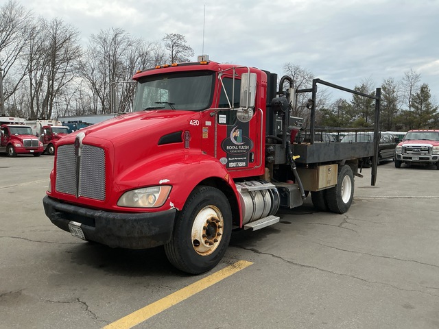 2018 Kenwroth T370 4x2 Flatbed Truck w/ Vacuum Pump
