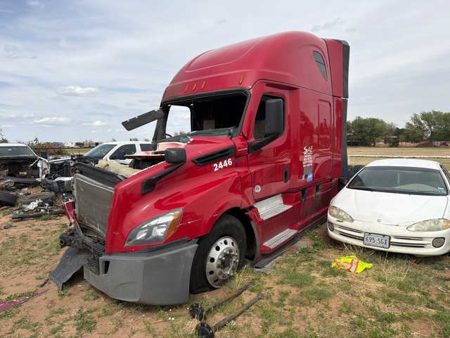 2022 Freightliner Cascadia 126 6x4 T/A Sleeper Truck Tractor (Inoperable)