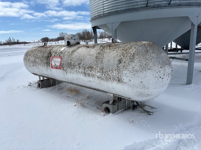 Western 1000 gal Propane Tank