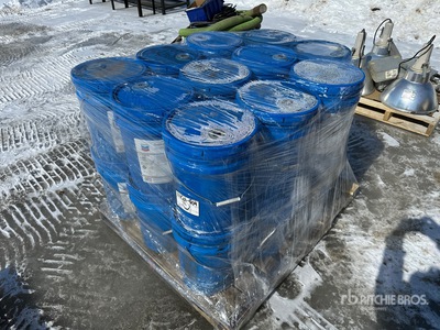 Quantity of Chevron AW 32 Hydraulic Oil (Unused)