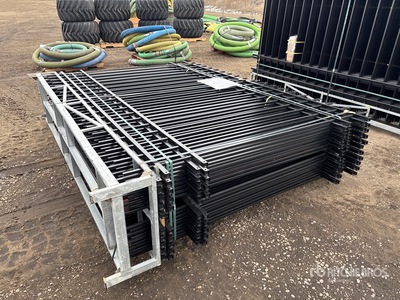 Quantity of (20) Canex 10 ft x 7 ft Powder Coated Wrought Iron سياج (Unused)