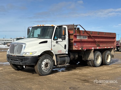 2005 International 4400 6x4 T/A Dump Truck