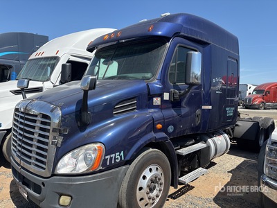 2015 Freightliner Cascadia 113 6x4 T/A Sleeper Truck Tractor
