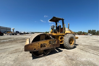 2004 Cat CS563E Smooth Drum Compactor