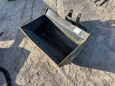 35 in Digging Excavator Bucket