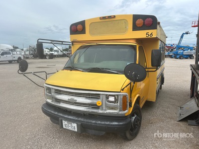 2002 Chevrolet Express G3500 4x2 14-Seat Mini School Bus (Inoperable)