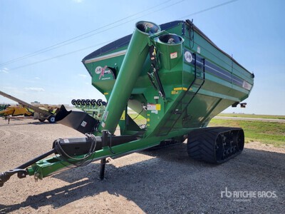 2019 J&M 1522-20T 1500 bu Tracked Grain Cart