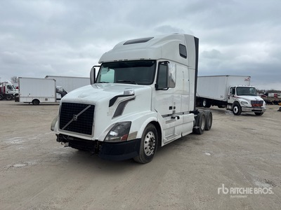 2013 Volvo VNL 6x4 Ciągnik siodłowy T/A z kabiną sypialną