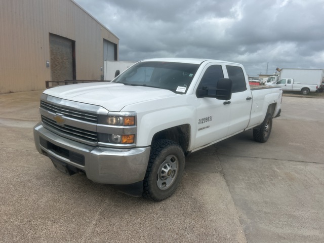 2015 Chevrolet Silverado 2500HD 4x4 Crew Cab Pickup
