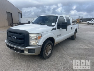 2013 Ford F-250 XL 4x2 Crew Cab بيك اب