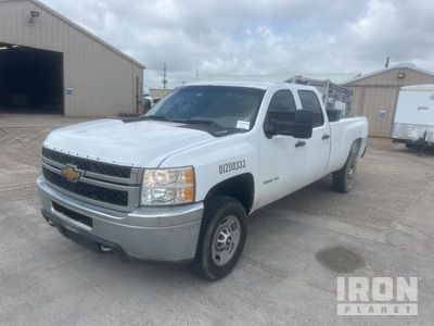 2013 Chevrolet Silverado 2500HD 4x2 Crew Cab بيك اب