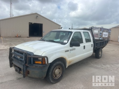 2007 Ford F-350 XL 4x2 Flatbed Truck
