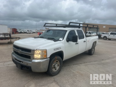 2010 Chevrolet 2500HD 4x4 Crew Cab بيك اب