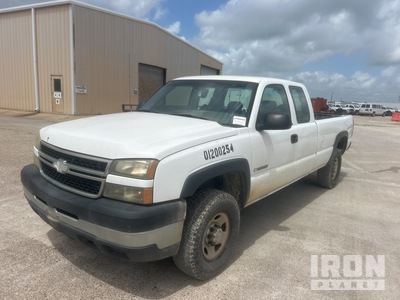 2007 Chevrolet 2500 hd 4x4 Extended Cab Pickup