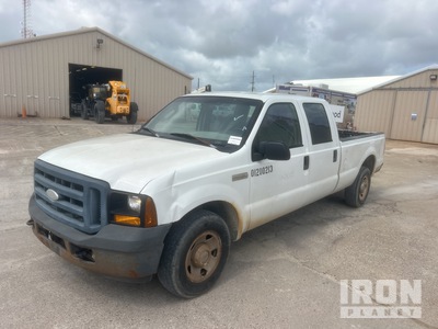 2006 Ford F-250 XL 4x2 Crew Cab Pickup
