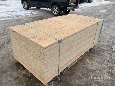 Quantity of (50) 5/8 in 4x8 CSP/DFP No Stamp Contreplaqué (Unused)