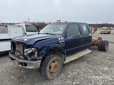 2009 Ford F-550 XL 4x4 Crew Cab Cabina y chasis (Inoperable)