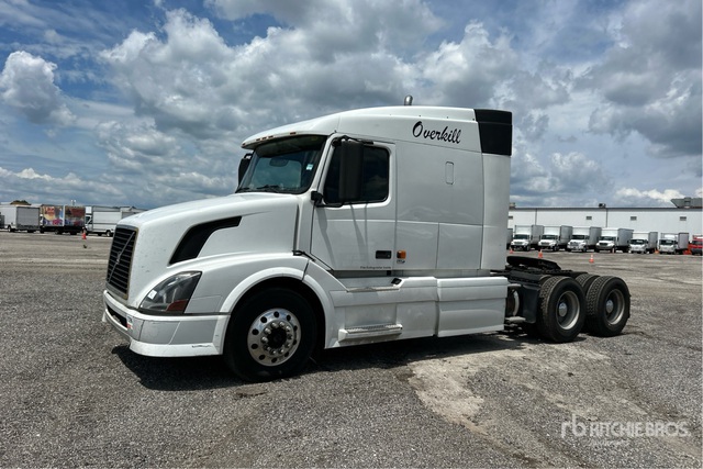 2007 Volvo Vnl 2007 Volvo Vnl 6X4 T/A Sleeper Truck Tractor
