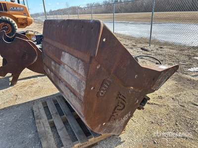 AMI 58 in Tilting Smooth Edge Bucket - Fits Volvo 180