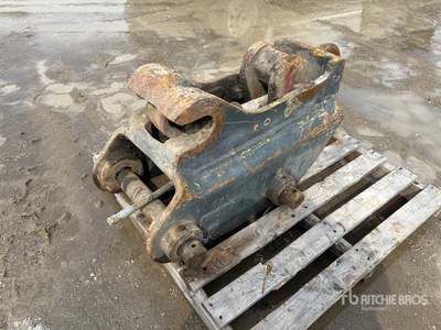 Hydraulic Excavator Thumb - Fits Volvo 180