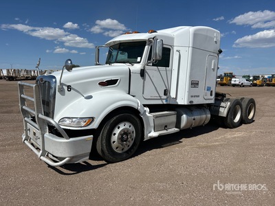 2009 Peterbilt 386 T/A Sleeper Truck Tractor