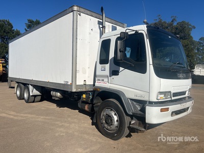 2001 Isuzu FVM1400 6x2 Van Truck