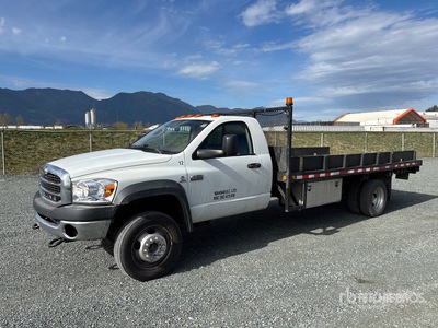 2008 Sterling Bullet 4x2 شاحنة مسطحة