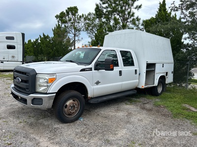 2016 Ford F-350 XL 4x4 Crew Cab Utility Truck (Inoperable)