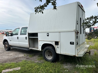 2016 Ford F-350 XL 4x4 Crew Cab Utility Truck (Inoperable)
