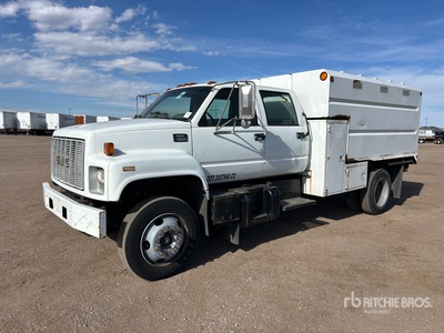 2000 GMC C6500 4x2 Chipper Truck