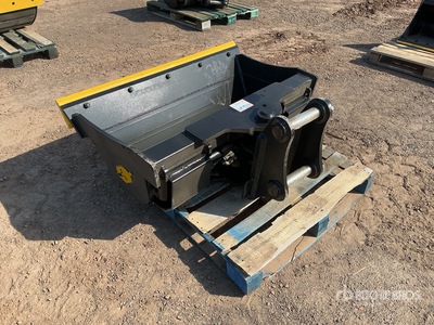 Trojan 80CL 48 in Q/C Hydraulic Tilting Excavator Bucket - Fits Cat 307/308, Komatsu PC78/88 Deere/Hitachi 75/85, Case, New Holland, Kobelco SK80, Bobcat E80 (Unused)