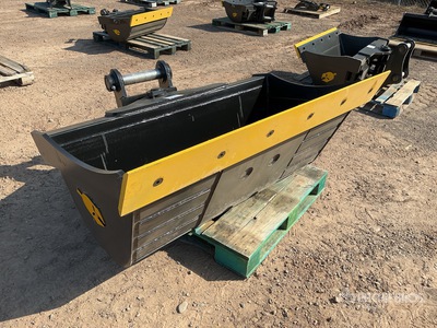 Trojan 120CL 60 in Q/C Hydraulic Tilting Excavator Bucket - Fits Cat 311/312/313/314, Kobelco 140, Deere/Hitachi ZX120/135, Case 130/135, Doosan DX140 (Unused)