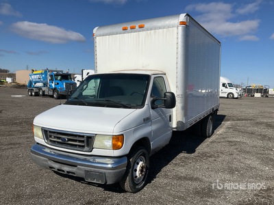 2006 Ford E450 4x2 Autocarro furgonato