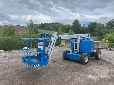 2012 Genie Z34/22 4WD Diesel Nacelle Articulee Articulating Boom Lift