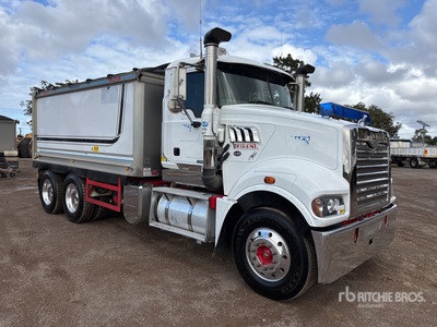 2016 Mack CMHR Trident 6x4 T/A Camión dumper