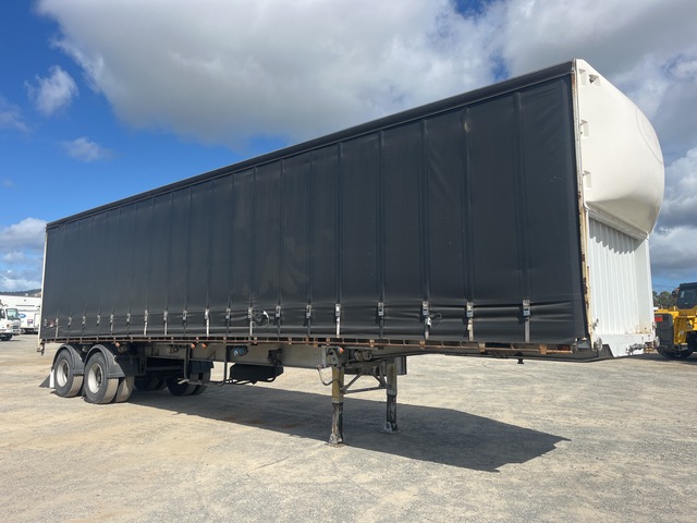 Haulmark 12.4 m Bogie/A Tautliner Trailer
